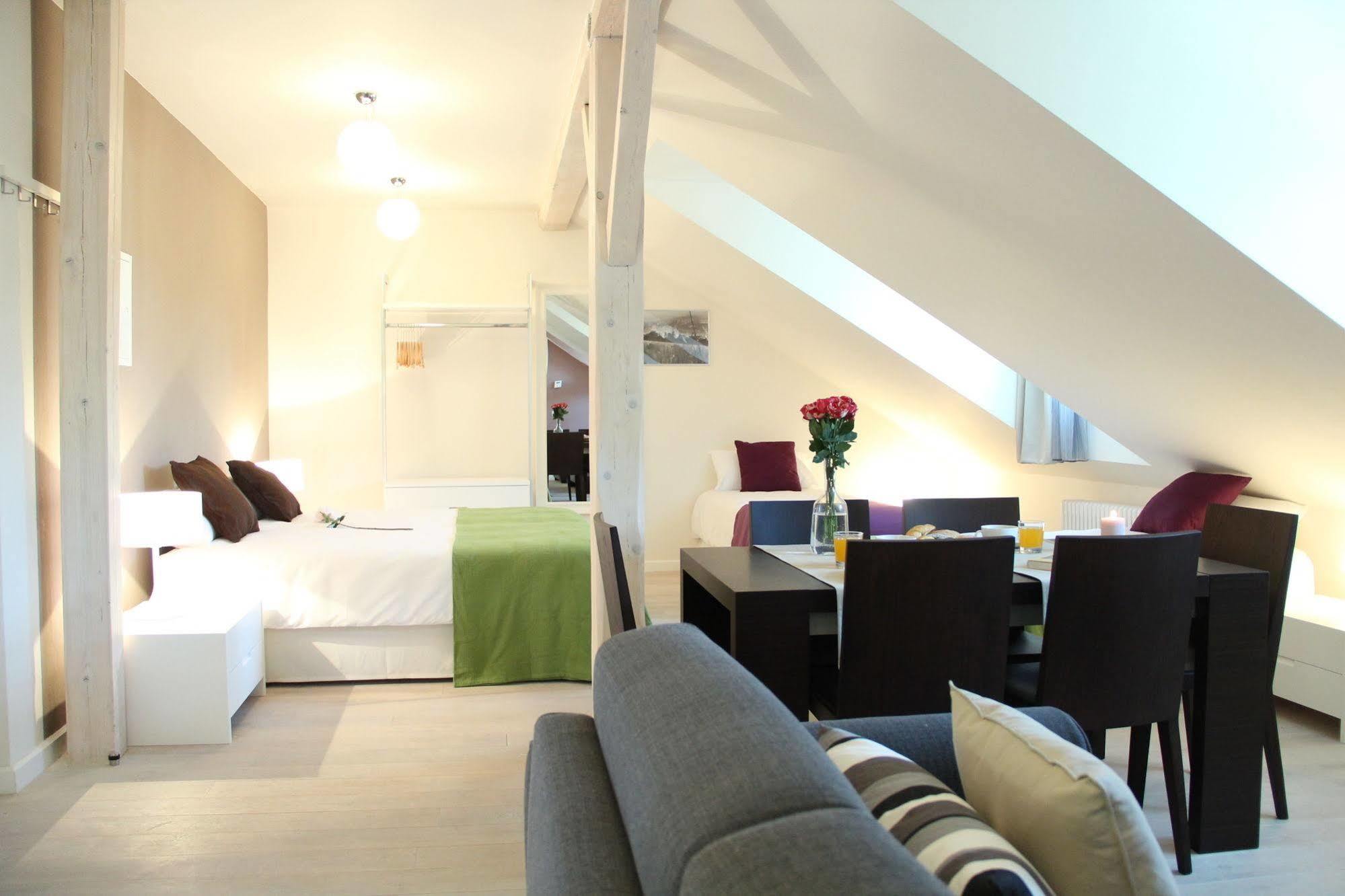 Central Prague Apartments エクステリア 写真